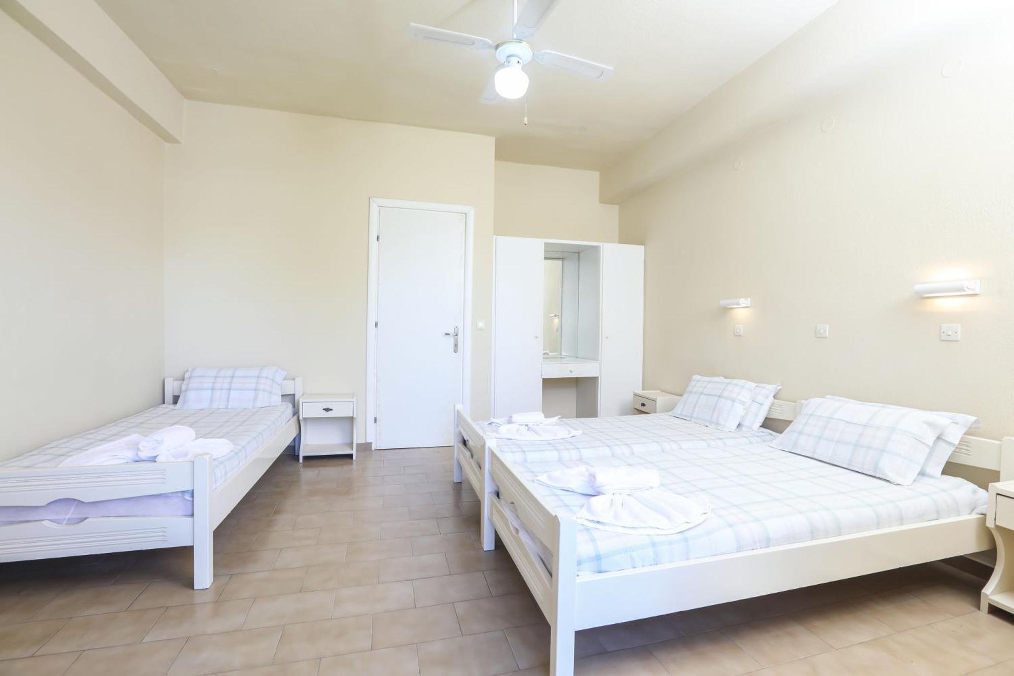 The Mayflower Studios & Apartments Moraḯtika Esterno foto